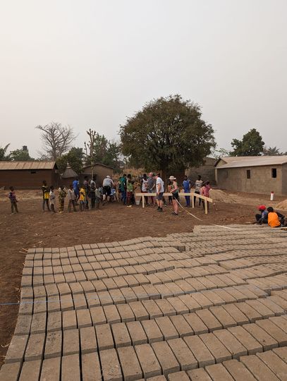 Einmessen der Baustelle.jpg